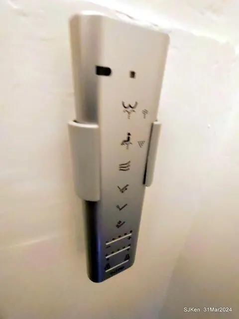 「玉虫畫室 tama.atelier｣(Coffee shop, liberary and painting studio three in one complex houe)， Nangang, Taipei, Mar 31, 2024, SJKen.