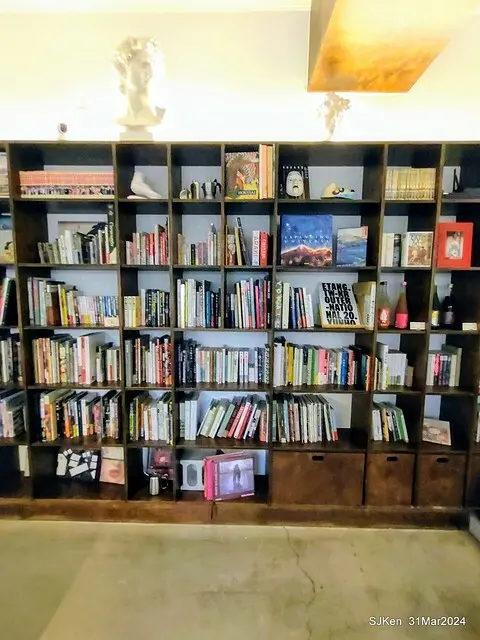 「玉虫畫室 tama.atelier｣(Coffee shop, liberary and painting studio three in one complex houe)， Nangang, Taipei, Mar 31, 2024, SJKen.