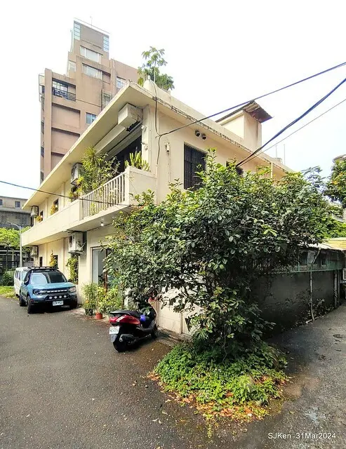 「玉虫畫室 tama.atelier｣(Coffee shop, liberary and painting studio three in one complex houe)， Nangang, Taipei, Mar 31, 2024, SJKen.