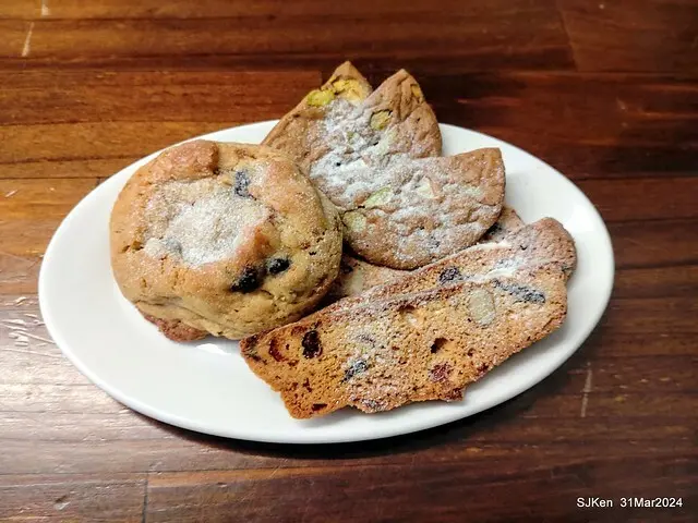 「玉虫畫室 tama.atelier｣(Coffee shop, liberary and painting studio three in one complex houe)， Nangang, Taipei, Mar 31, 2024, SJKen.