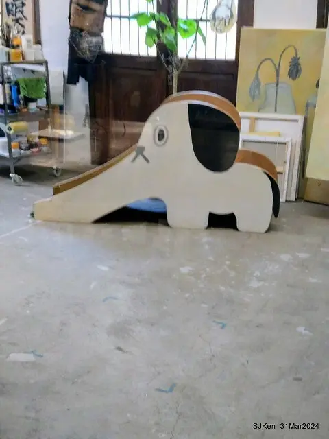 「玉虫畫室 tama.atelier｣(Coffee shop, liberary and painting studio three in one complex houe)， Nangang, Taipei, Mar 31, 2024, SJKen.