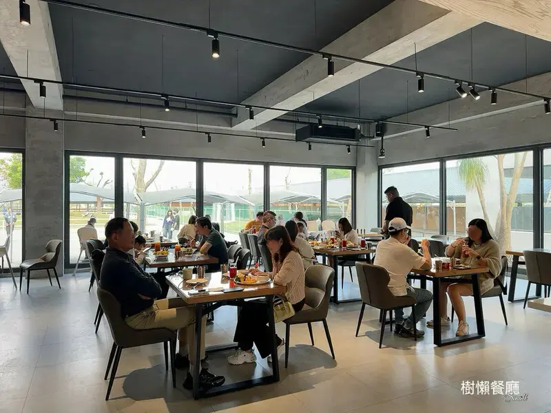 ★張美阿嬤農場2.0★結合親子農場與網美餐廳【樹懶餐廳】，用