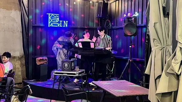 LINE_ALBUM_隱_250327_10