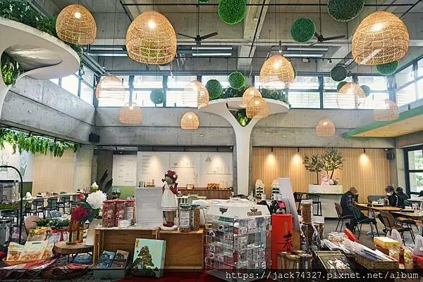 {台中美食}梨子-東海森林店，東海大學內超唯美親子友善森林系