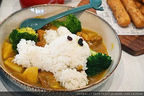 {台中美食}梨子-東海森林店，東海大學內超唯美親子友善森林系