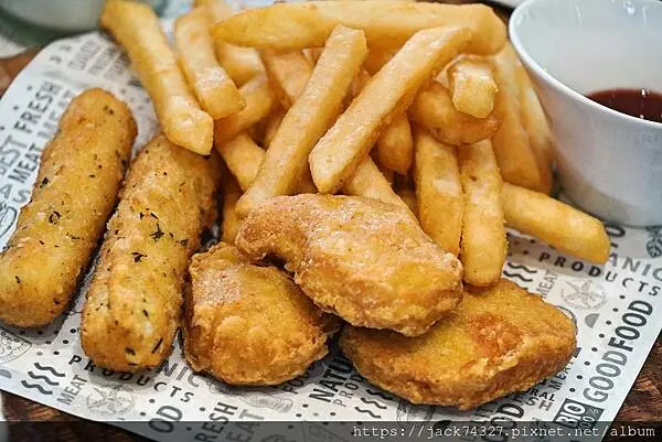 {台中美食}梨子-東海森林店，東海大學內超唯美親子友善森林系