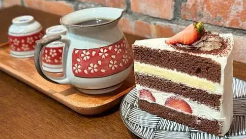 宜蘭礁溪甜點！薯光甜點廚房三合院內用免費紅茶，Google五星激推。