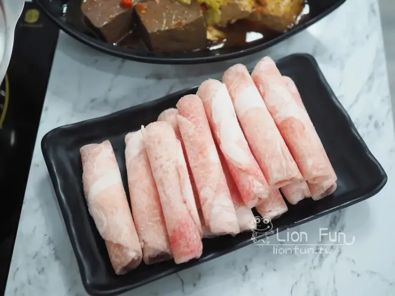 嘉義火鍋推薦 ｜逸小鍋鍋の物-嘉義仁愛店。百元鍋物｜親子共鍋