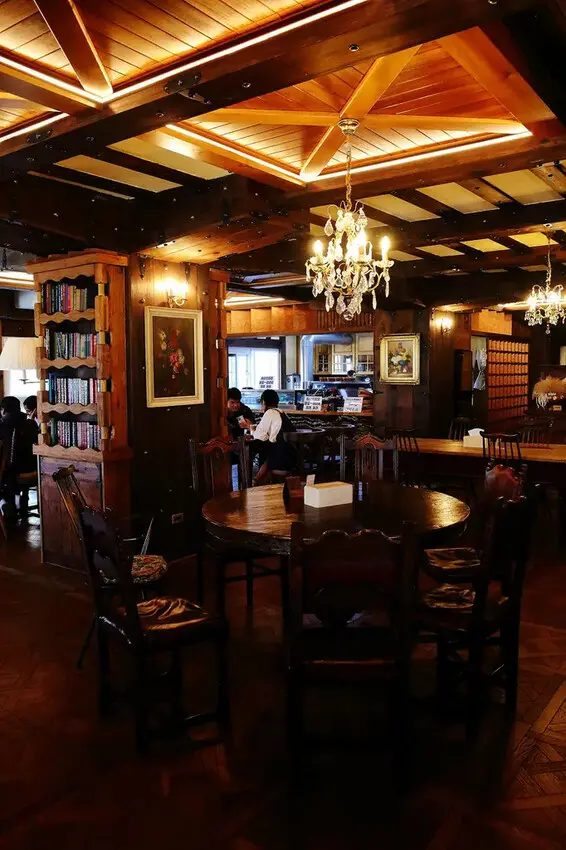 霍爾的移動城堡在埔里，藍色城堡X茱諾法式甜點，埔里超人氣甜點