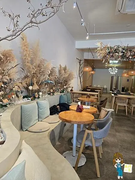 桃園平鎮 穿越乾燥花海，漫步浪漫韓系咖啡館 — 禾曼咖啡 H