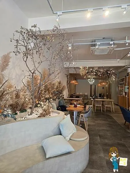 桃園平鎮 穿越乾燥花海，漫步浪漫韓系咖啡館 — 禾曼咖啡 H