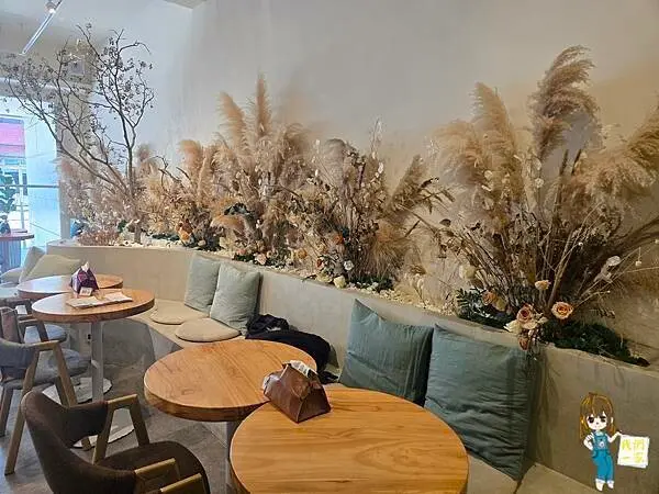 桃園平鎮 穿越乾燥花海，漫步浪漫韓系咖啡館 — 禾曼咖啡 H
