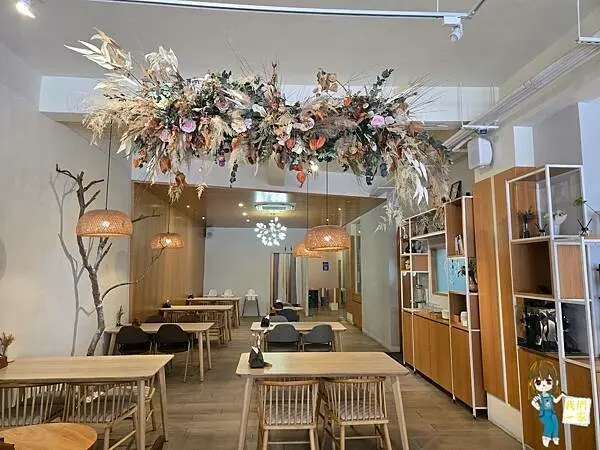 桃園平鎮 穿越乾燥花海，漫步浪漫韓系咖啡館 — 禾曼咖啡 H