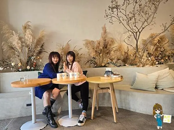 桃園平鎮 穿越乾燥花海，漫步浪漫韓系咖啡館 — 禾曼咖啡 H