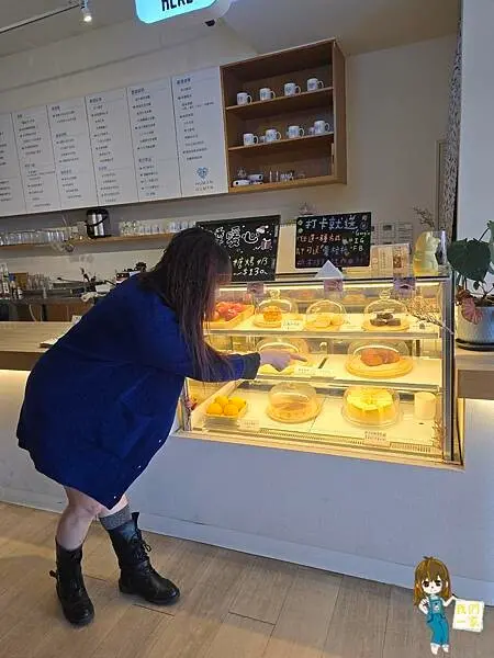 桃園平鎮 穿越乾燥花海，漫步浪漫韓系咖啡館 — 禾曼咖啡 H