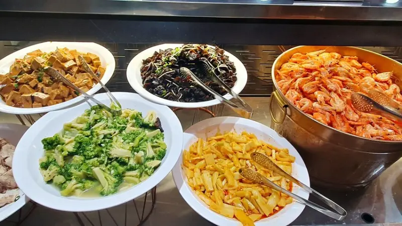 我家牛排板橋遠科店 ll ！只要 $370 就可以享用上百種