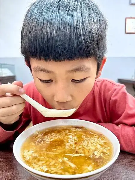 台中北區美食 巷弄老味道 鄉味赤肉羹 獨特的魷魚羹 傳統家鄉