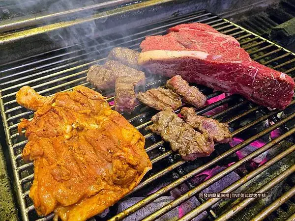 TNT美式炭烤牛排06-炭烤.jpg