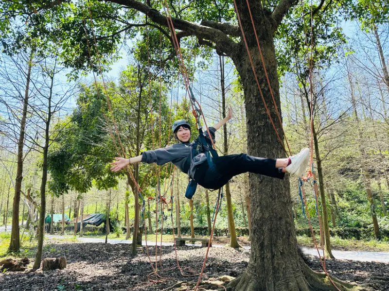 【築夢森居】嘉義親子旅行必訪！野奢豪華露營車開箱，超多元體驗