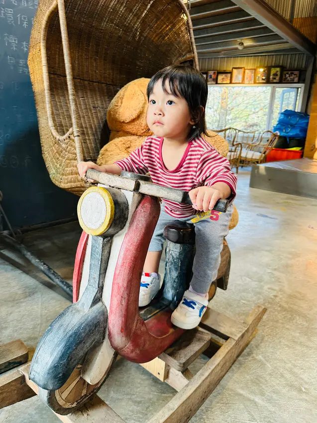 【築夢森居】嘉義親子旅行必訪！野奢豪華露營車開箱，超多元體驗