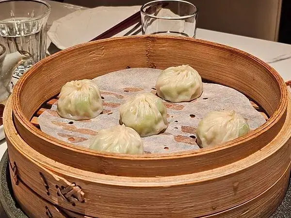 (胖樺食記)六張犁超推薦時尚川菜館「弎弎川酒」/好吃酸菜魚扁