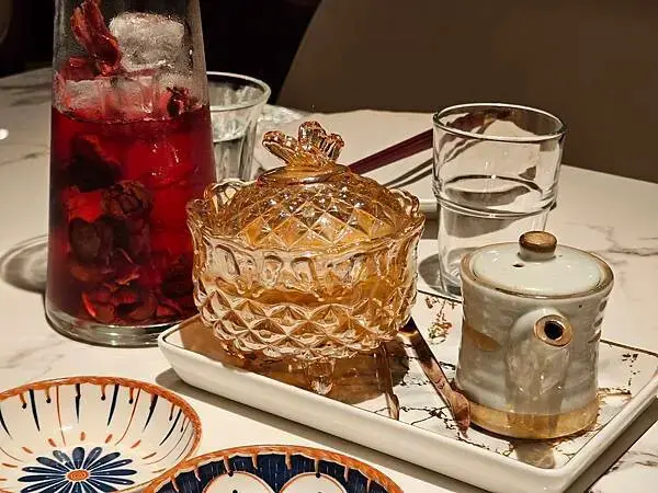 (胖樺食記)六張犁超推薦時尚川菜館「弎弎川酒」/好吃酸菜魚扁