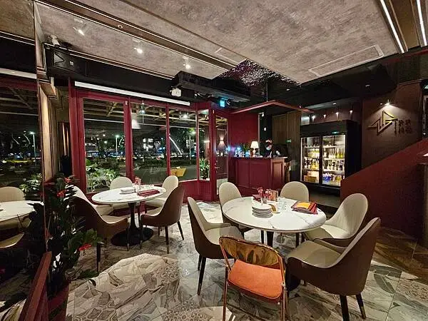 (胖樺食記)六張犁超推薦時尚川菜館「弎弎川酒」/好吃酸菜魚扁