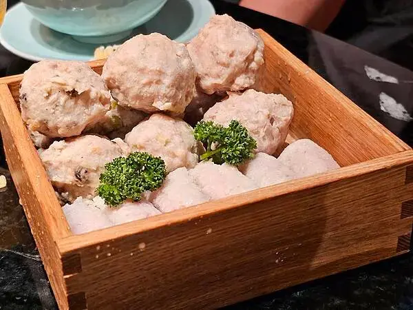 (胖樺食記)民生社區預約困難「李白白鴛鴦麻辣鍋」/鍋底如藝術