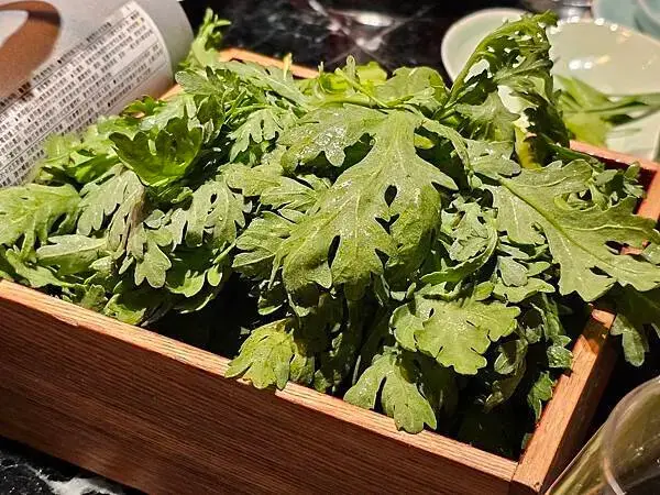 (胖樺食記)民生社區預約困難「李白白鴛鴦麻辣鍋」/鍋底如藝術