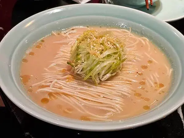 (胖樺食記)民生社區預約困難「李白白鴛鴦麻辣鍋」/鍋底如藝術