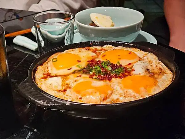 (胖樺食記)民生社區預約困難「李白白鴛鴦麻辣鍋」/鍋底如藝術