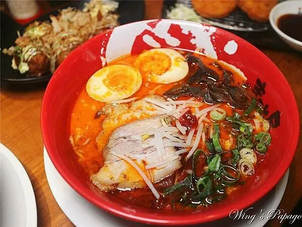 中山區拉麵，誠屋拉麵，牛骨拉麵，雞骨醬油拉麵，雙連站民生西路