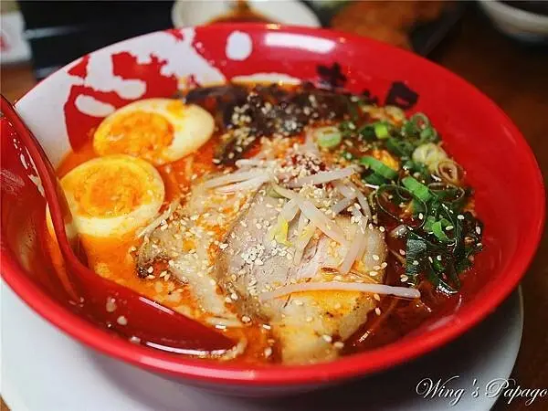 中山區拉麵，誠屋拉麵，牛骨拉麵，雞骨醬油拉麵，雙連站民生西路