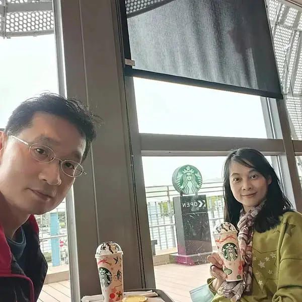 台中清水服務區星巴克~清水站3樓門巿