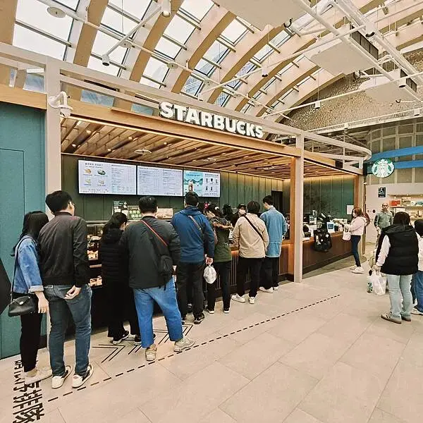 台中清水服務區星巴克~清水站3樓門巿