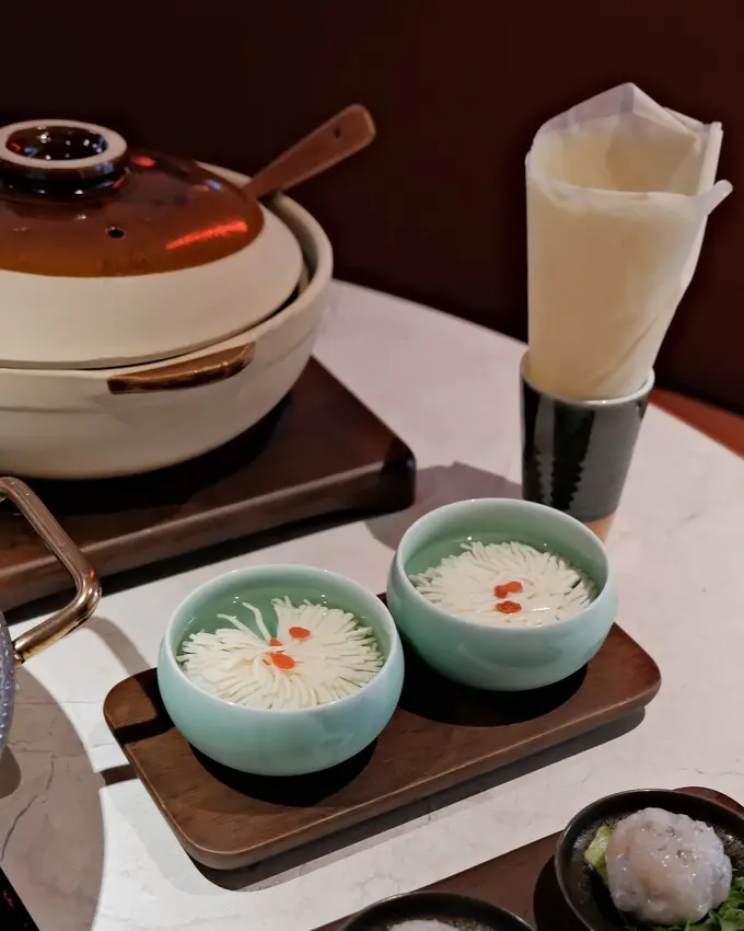 【台北火鍋推薦】撈王松江南京店～鴛鴦鍋湯頭有勁，口感濃郁香醇