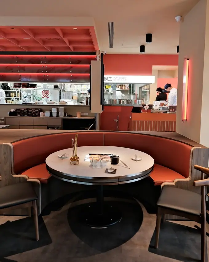 【台北火鍋推薦】撈王松江南京店～鴛鴦鍋湯頭有勁，口感濃郁香醇