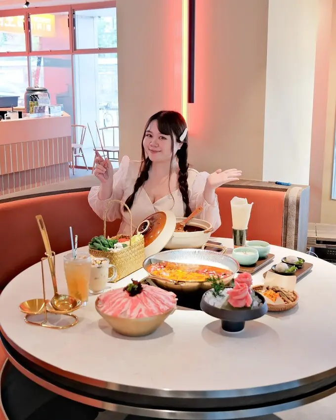 【台北火鍋推薦】撈王松江南京店～鴛鴦鍋湯頭有勁，口感濃郁香醇