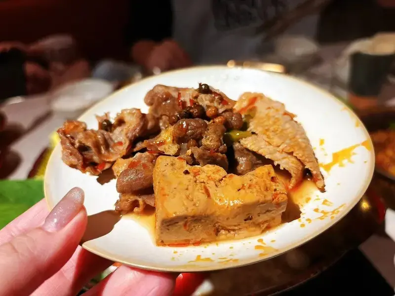 [美食] 撈王鍋物料理 ♥ 鍋界霸主撈王插旗松江南京站囉 ♥