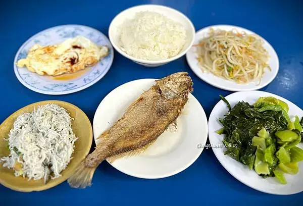 *基隆中正區【小薇小吃】在地人的早午餐，簡單、實惠。