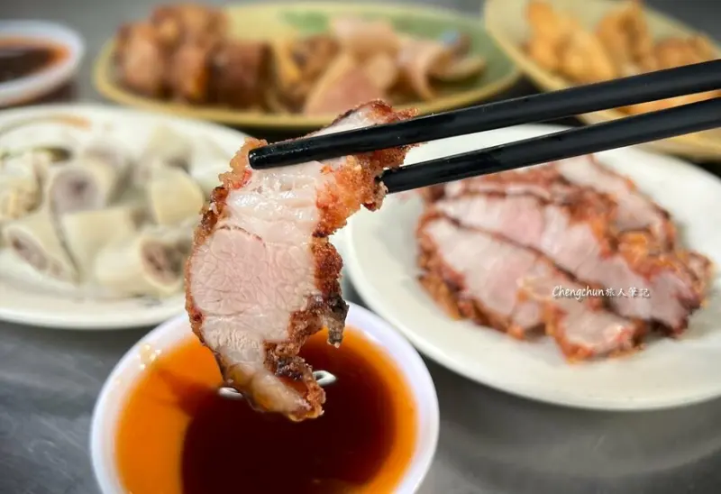 基隆【姨媽的鹹粥】紅燒肉超虐心 ! 一大早就來報到 ! 在地人推薦必吃傳統早午餐。