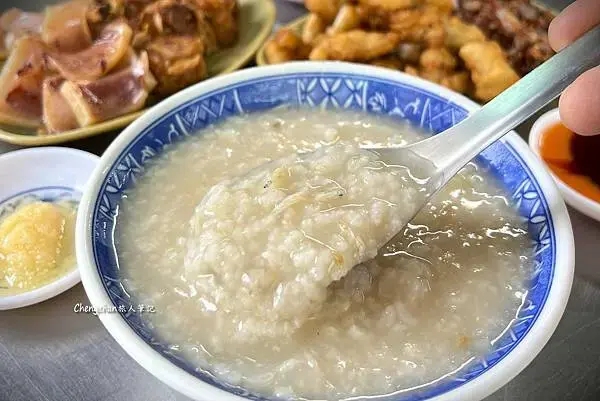 基隆【姨媽的鹹粥】在地人推薦必吃傳統早午餐，紅燒肉超驚艷 !