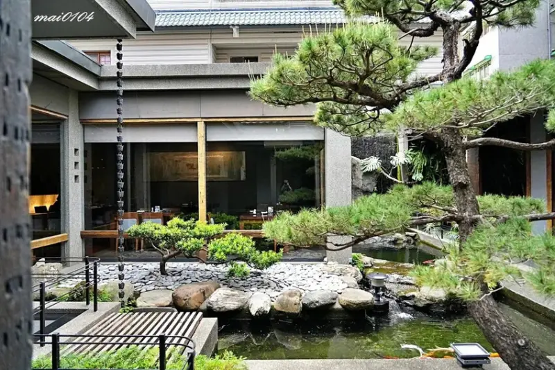 台中隱藏版老字號日料！桃太郎日式料理～日式庭園、私人包廂的用