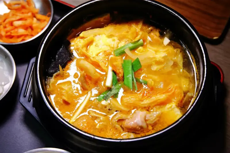 韓大媽韓式料理。中和新開幕道地韓式料理，平價高CP值餐廳，多