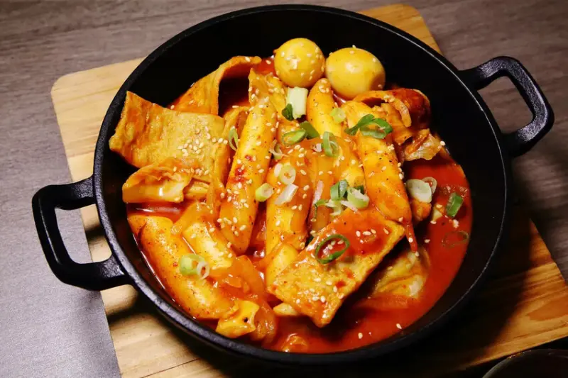 韓大媽韓式料理。中和新開幕道地韓式料理，平價高CP值餐廳，多