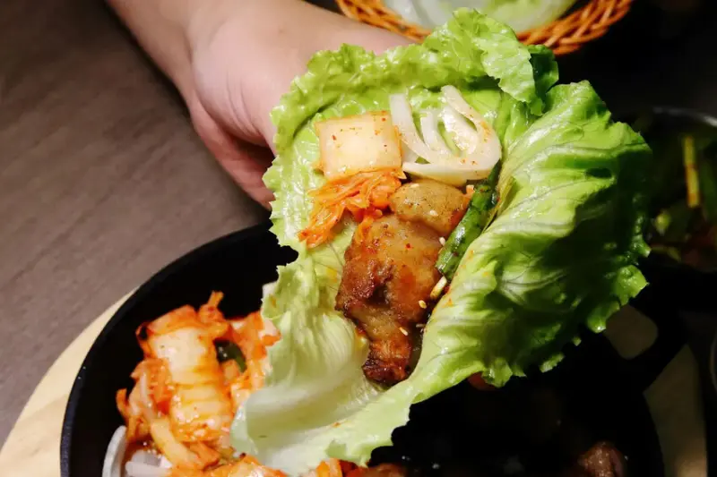 韓大媽韓式料理。中和新開幕道地韓式料理，平價高CP值餐廳，多