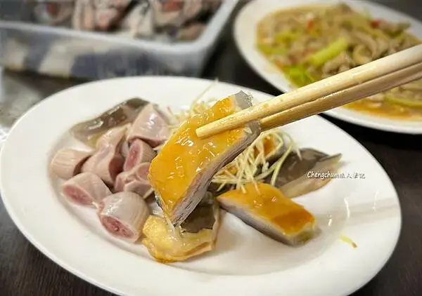 汐止老店【巷仔內烏骨雞海鮮攤】經典台灣味 !