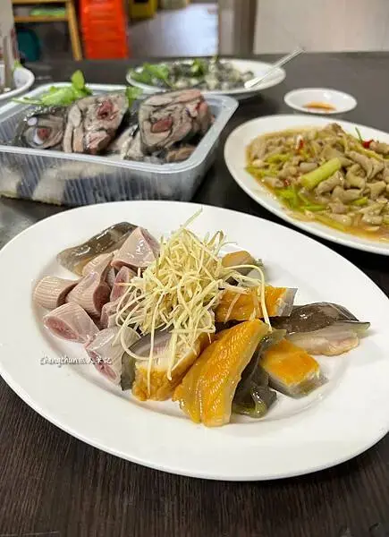 汐止老店【巷仔內烏骨雞海鮮攤】經典台灣味 !