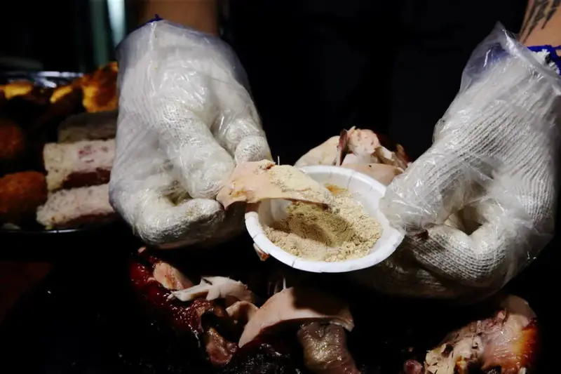 雞老闆景美店插旗景美夜市！當月壽星免費送桶仔雞！快揪團一起爽