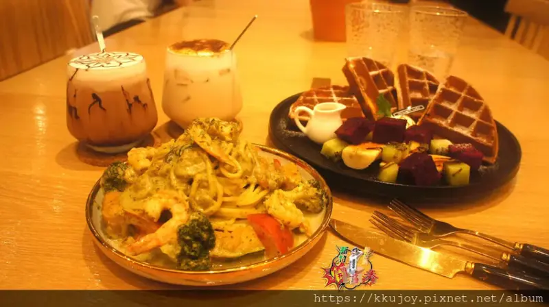 菲尼咖啡｜新竹北區質感咖啡廳，提供咖啡、甜點、輕食、鹹食｜小